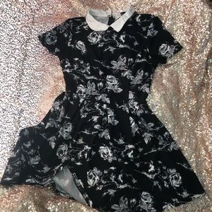 🌸SALE🌸 Floral dress with collar